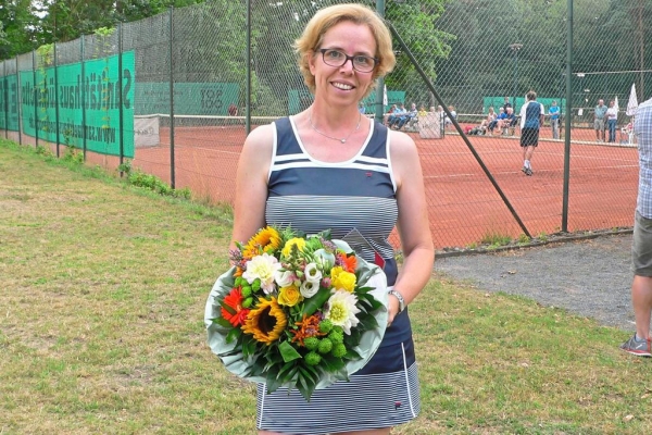 Susanne Borkmann aus Telgte gewann die Damen 40-Konkurrenz bei den Bezirksmeisterschaften in Haltern. - Foto: Barbara Niemeyer 