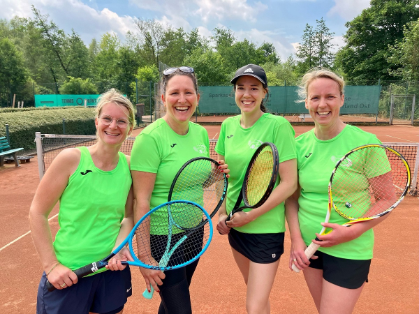 v.l.: Anne Demmer, Ingrid Kronenberg, Simone Bürstinghaus und Jessica Gausmann
