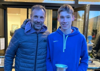 v.l.: Sportwart André Koch und Gewinner der Herren A-Konkurrenz Luca Samel