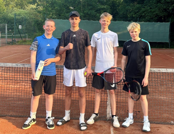 von links nach rechts: Dominik Kahnt, Hugo Koch, Mats Schlenker, Paul Piepenbrink. Es fehlt: Jaron Königsfeld - Foto: Heike Eickholt