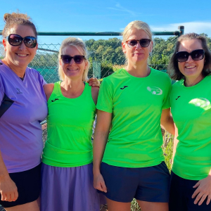 Damen 40, von links nach rechts: Ingrid Kronenberg, Anne Demmer, Britta Chmura und Simone Roggenkamp